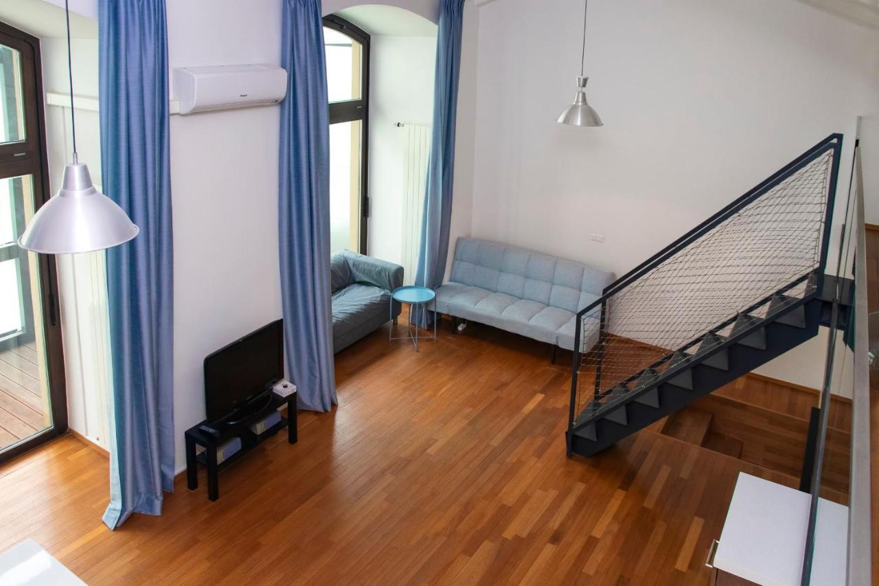 Modern Apartment With Terrace And Air Conditioning Prague Exterior photo