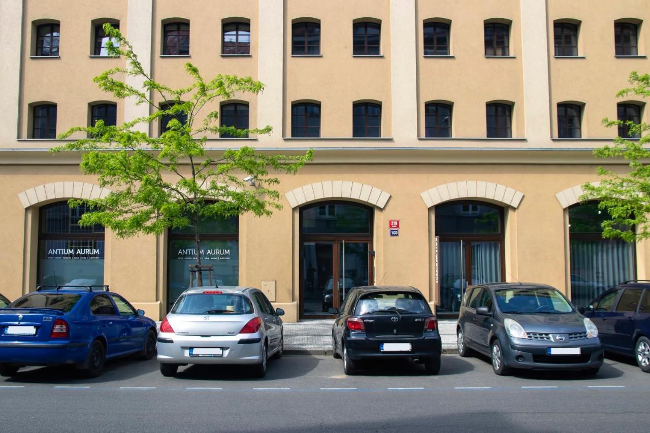 Modern Apartment With Terrace And Air Conditioning Prague Exterior photo
